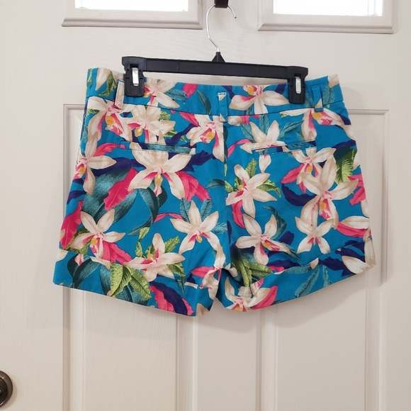 Express Vibrant Floral Women's Shorts - Picture 2 of 6